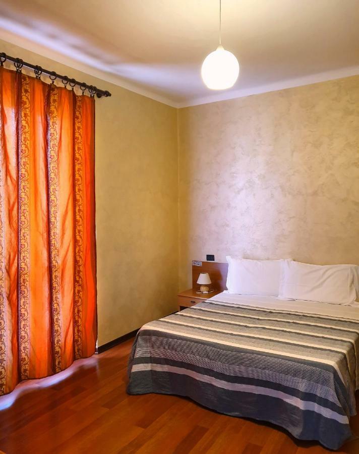 קסטל סן ג'ובאני Albergo Leon D'Oro מראה חיצוני תמונה